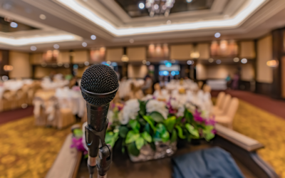 How to Announce the First Dance at a Wedding